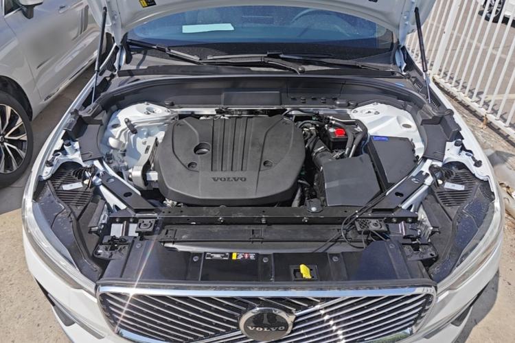 Used Volvo XC60 2026 B5 4x4 Smart Luxury Edition Engine Bay