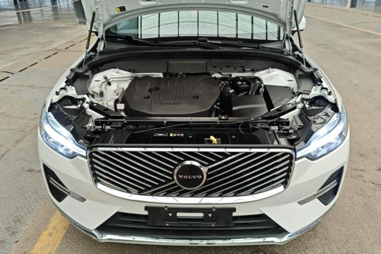 Used Volvo XC60 2026 B5 4x4 Smart Luxury Edition Engine Bay