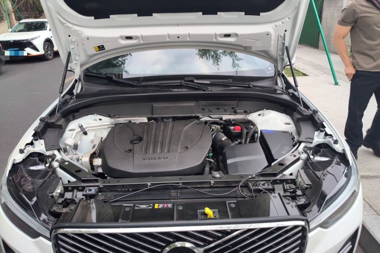 Used Volvo XC60 2026 B5 4x4 Smart Luxury Edition Engine Bay