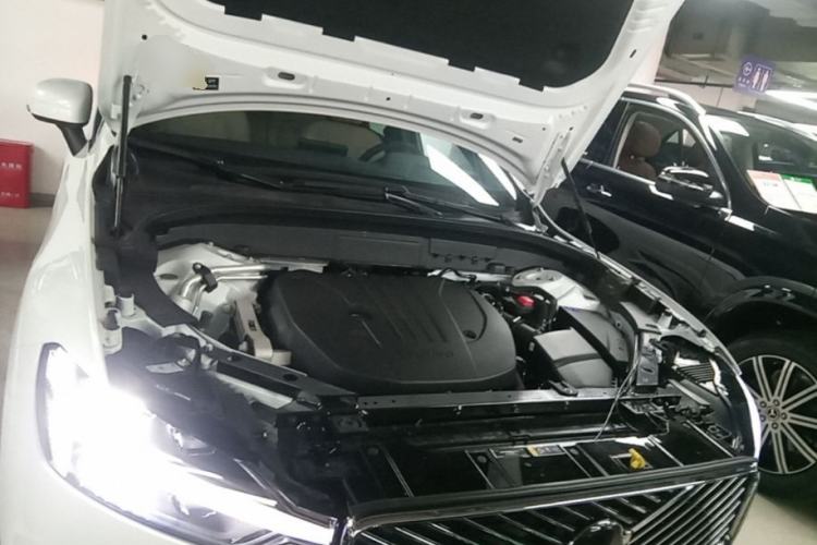 Used Volvo XC60 2026 B5 4x4 Smart Luxury Edition Engine Bay