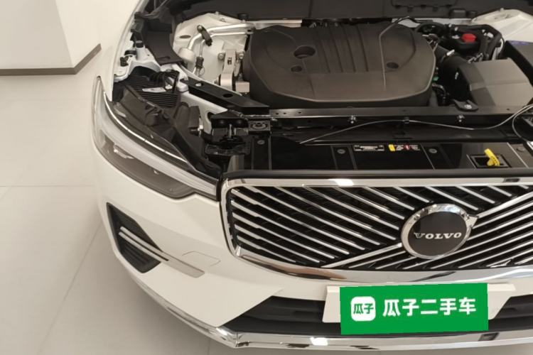Used Volvo XC60 2026 B5 4x4 Smart Luxury Edition Engine Bay Right