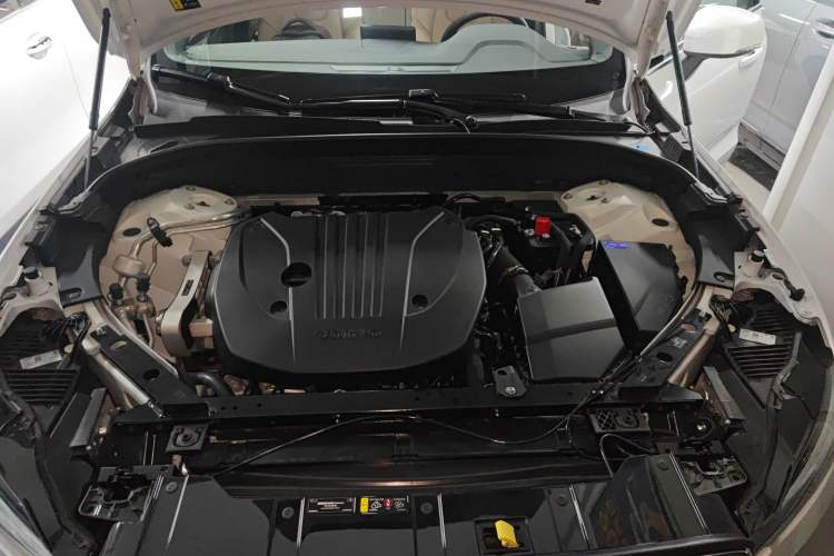 Used Volvo XC60 2026 B5 4x4 Smart Luxury Edition Engine Bay