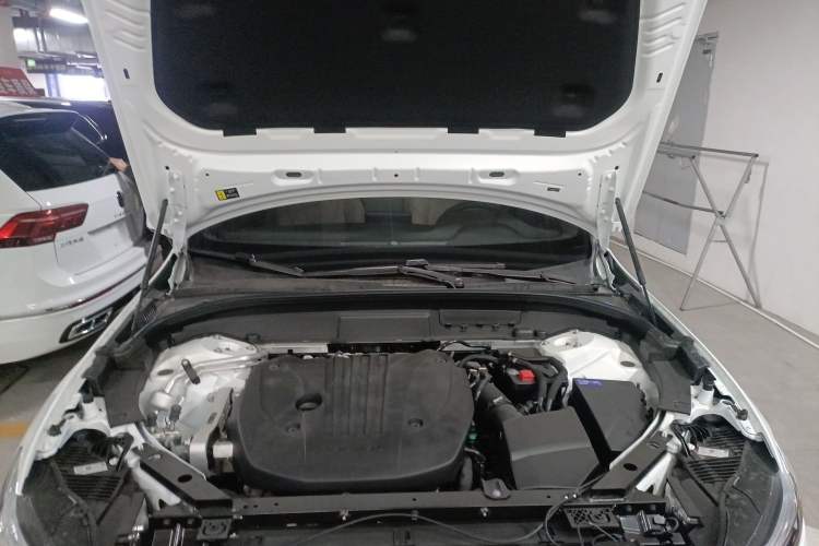 Used Volvo XC60 2026 B5 4x4 Smart Luxury Edition Engine Bay
