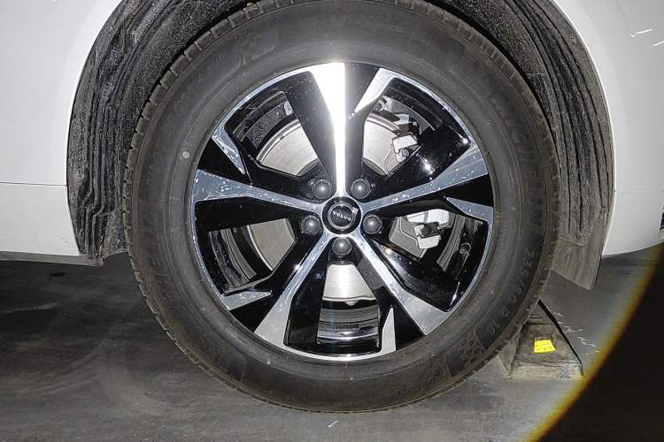 Used Volvo XC60 2026 B5 4x4 Smart Luxury Edition Exterior 1