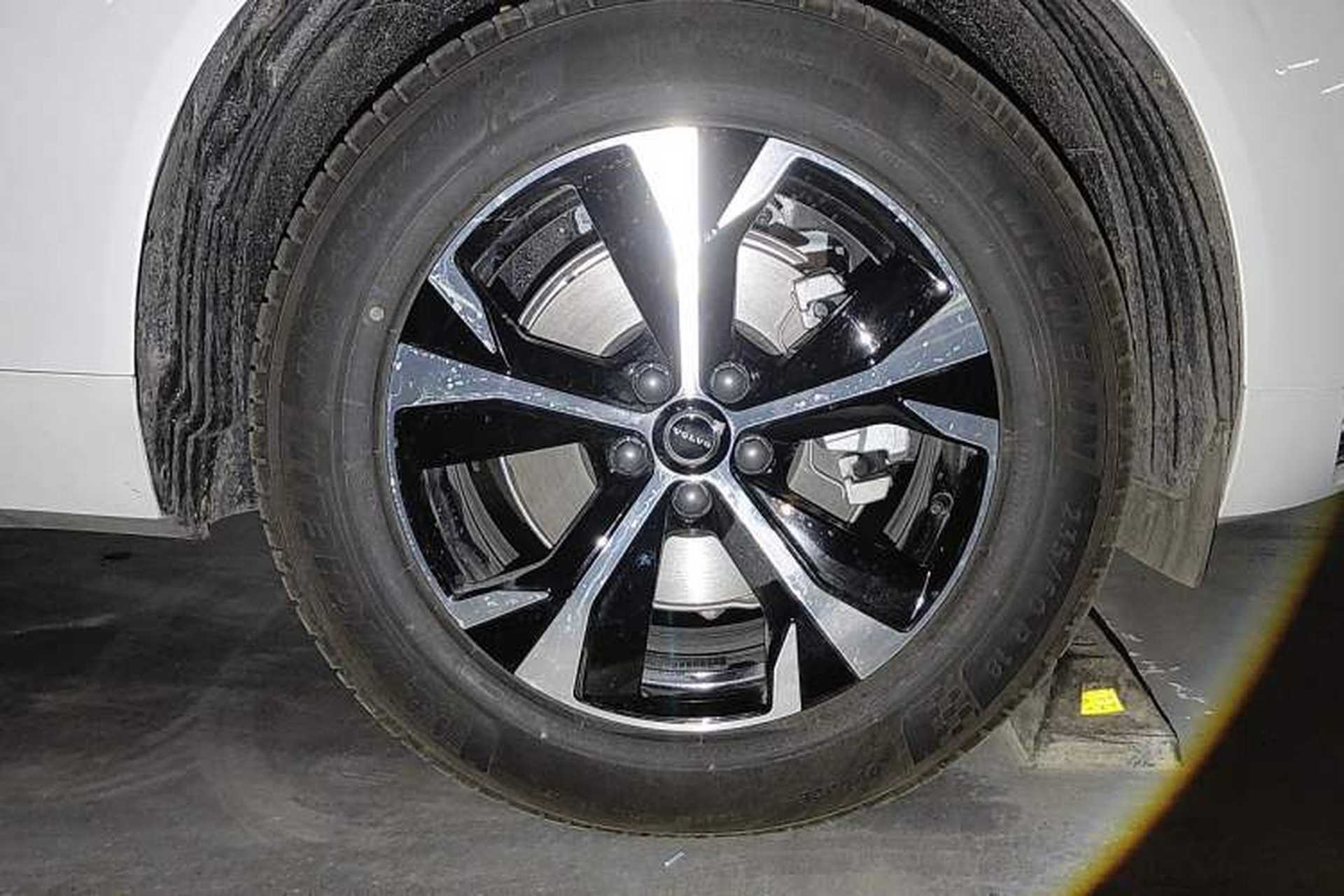 Used Volvo XC60 2026 B5 4x4 Smart Luxury Edition Exterior 1