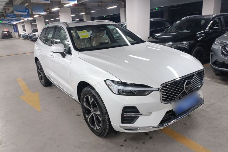 Used Volvo XC60 2026 B5 4x4 Smart Luxury Edition Exterior 1