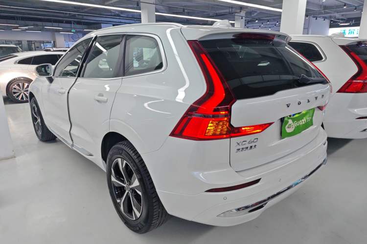 Used Volvo XC60 2026 B5 4x4 Smart Luxury Edition Exterior 2