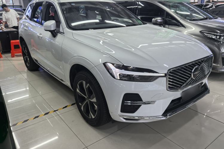 Used Volvo XC60 2026 B5 4x4 Smart Luxury Edition Exterior 2