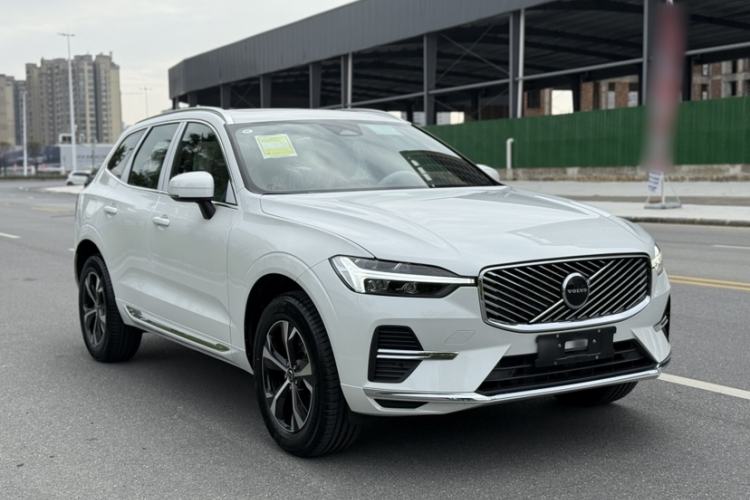 Used Volvo XC60 2026 B5 4x4 Smart Luxury Edition Exterior 2