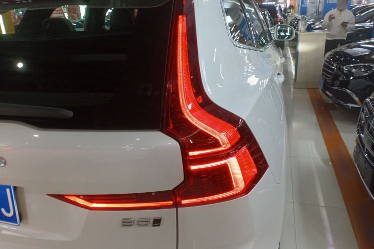 Used Volvo XC60 2026 B5 4x4 Smart Luxury Edition Exterior 3