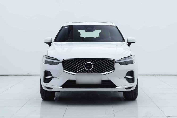 Used Volvo XC60 2026 B5 4x4 Smart Luxury Edition Exterior 3