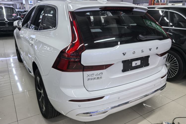 Used Volvo XC60 2026 B5 4x4 Smart Luxury Edition Exterior 3
