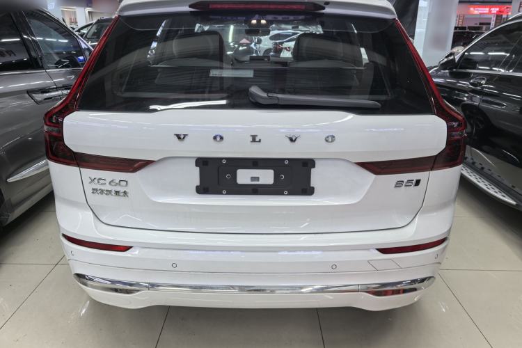 Used Volvo XC60 2026 B5 4x4 Smart Luxury Edition Exterior 4