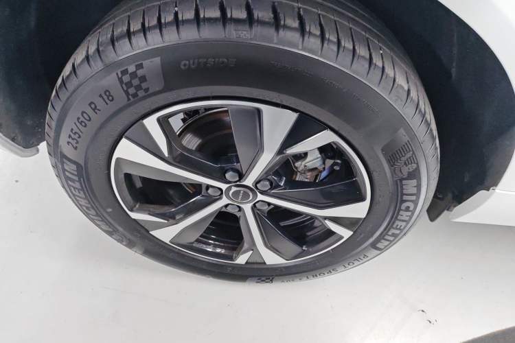 Used Volvo XC60 2026 B5 4x4 Smart Luxury Edition Exterior 5