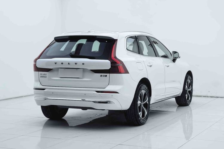 Used Volvo XC60 2026 B5 4x4 Smart Luxury Edition Exterior 5