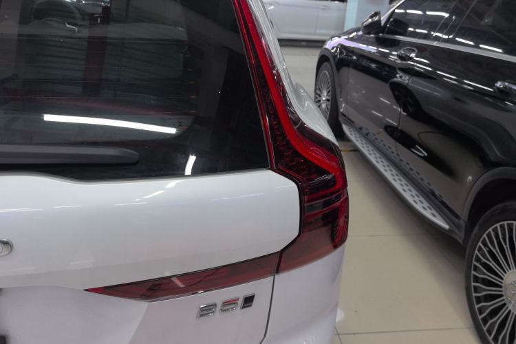 Used Volvo XC60 2026 B5 4x4 Smart Luxury Edition Exterior 5