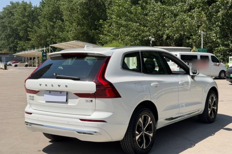 Used Volvo XC60 2026 B5 4x4 Smart Luxury Edition Exterior 5
