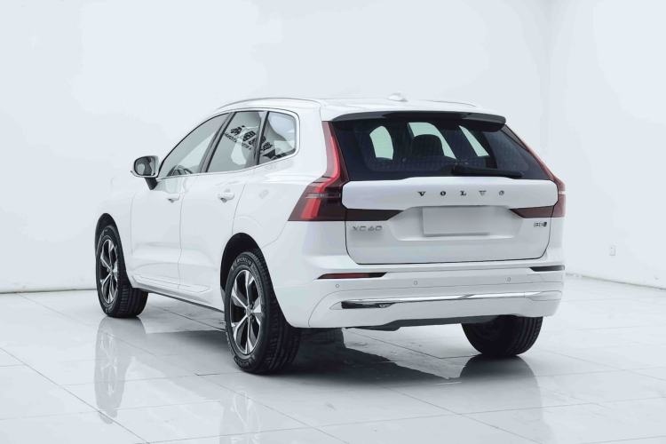 Used Volvo XC60 2026 B5 4x4 Smart Luxury Edition Exterior 7