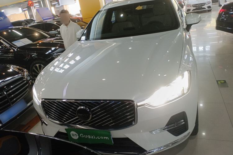 Used Volvo XC60 2026 B5 4x4 Smart Luxury Edition Front