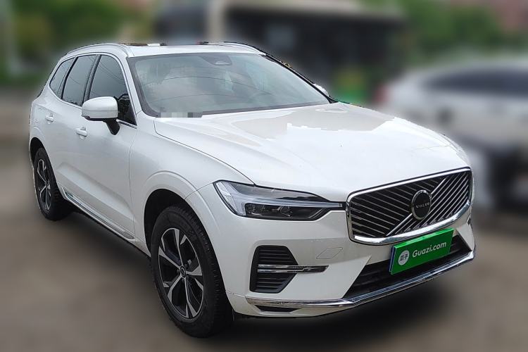 Used Volvo XC60 2026 B5 4x4 Smart Luxury Edition Front Right 45 Deg