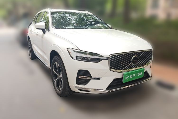 Used Volvo XC60 2026 B5 4x4 Smart Luxury Edition Front Right 45 Deg