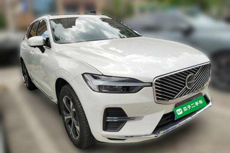 Used Volvo XC60 2026 B5 4x4 Smart Luxury Edition Front Right 45 Deg