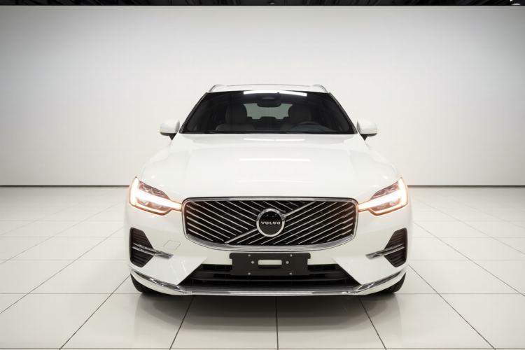 Used Volvo XC60 2026 B5 4x4 Smart Luxury Edition Front