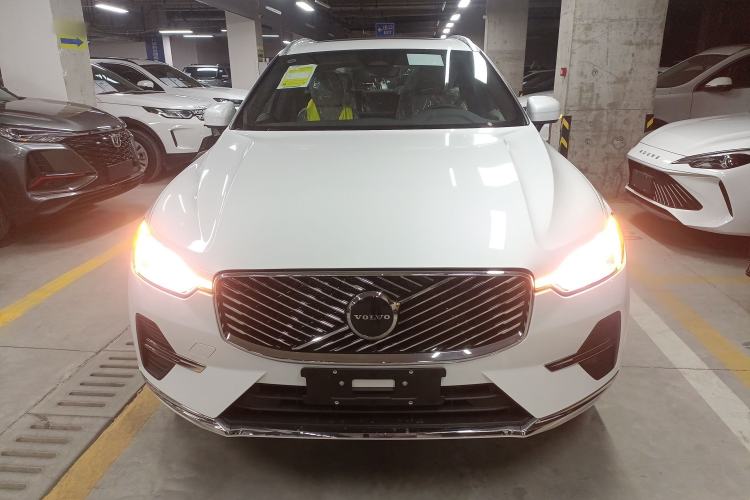 Used Volvo XC60 2026 B5 4x4 Smart Luxury Edition Front