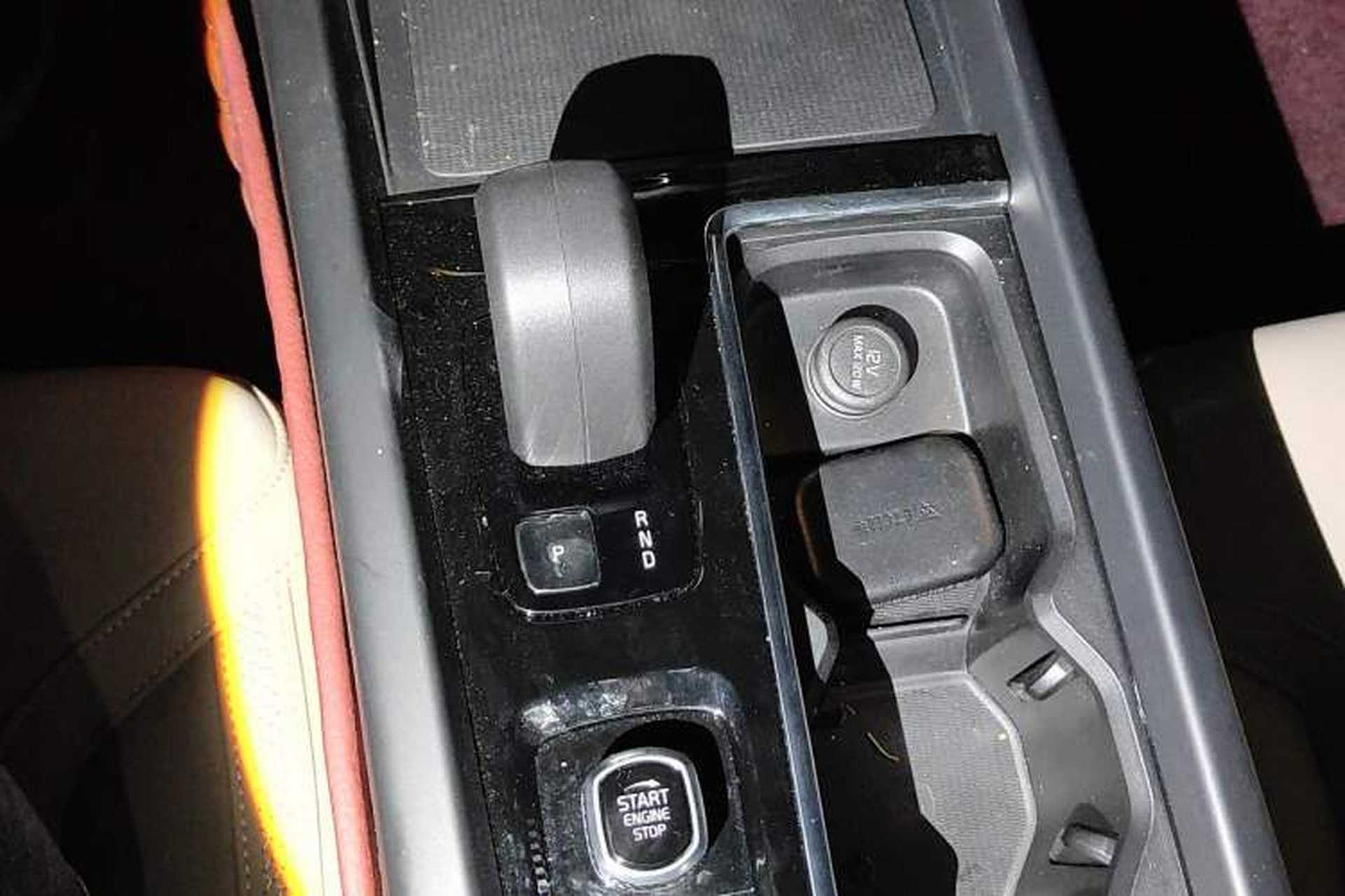 Used Volvo XC60 2026 B5 4x4 Smart Luxury Edition Gear Lever
