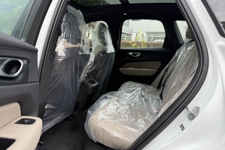 Used Volvo XC60 2026 B5 4x4 Smart Luxury Edition Interior 5