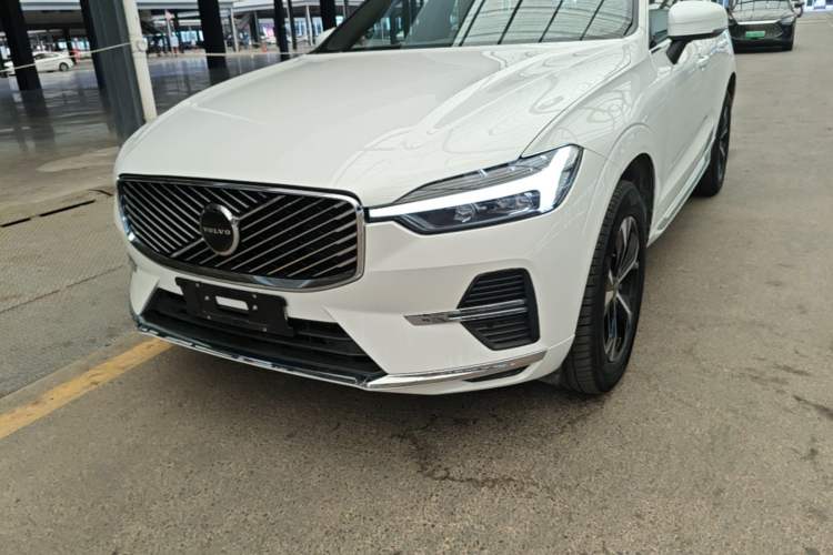 Used Volvo XC60 2026 B5 4x4 Smart Luxury Edition Left Front Headlight