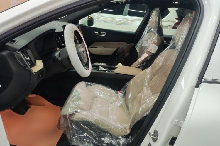 Used Volvo XC60 2026 B5 4x4 Smart Luxury Edition Left Front Seat