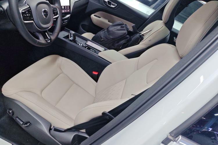 Used Volvo XC60 2026 B5 4x4 Smart Luxury Edition Left Front Seat