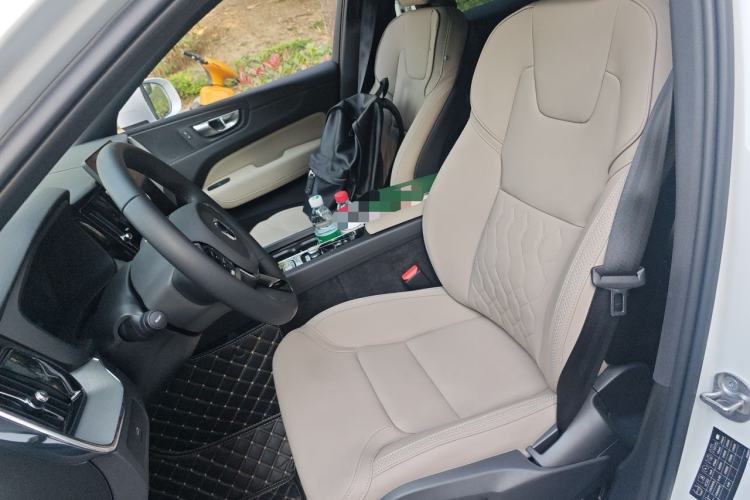 Used Volvo XC60 2026 B5 4x4 Smart Luxury Edition Left Front Seat