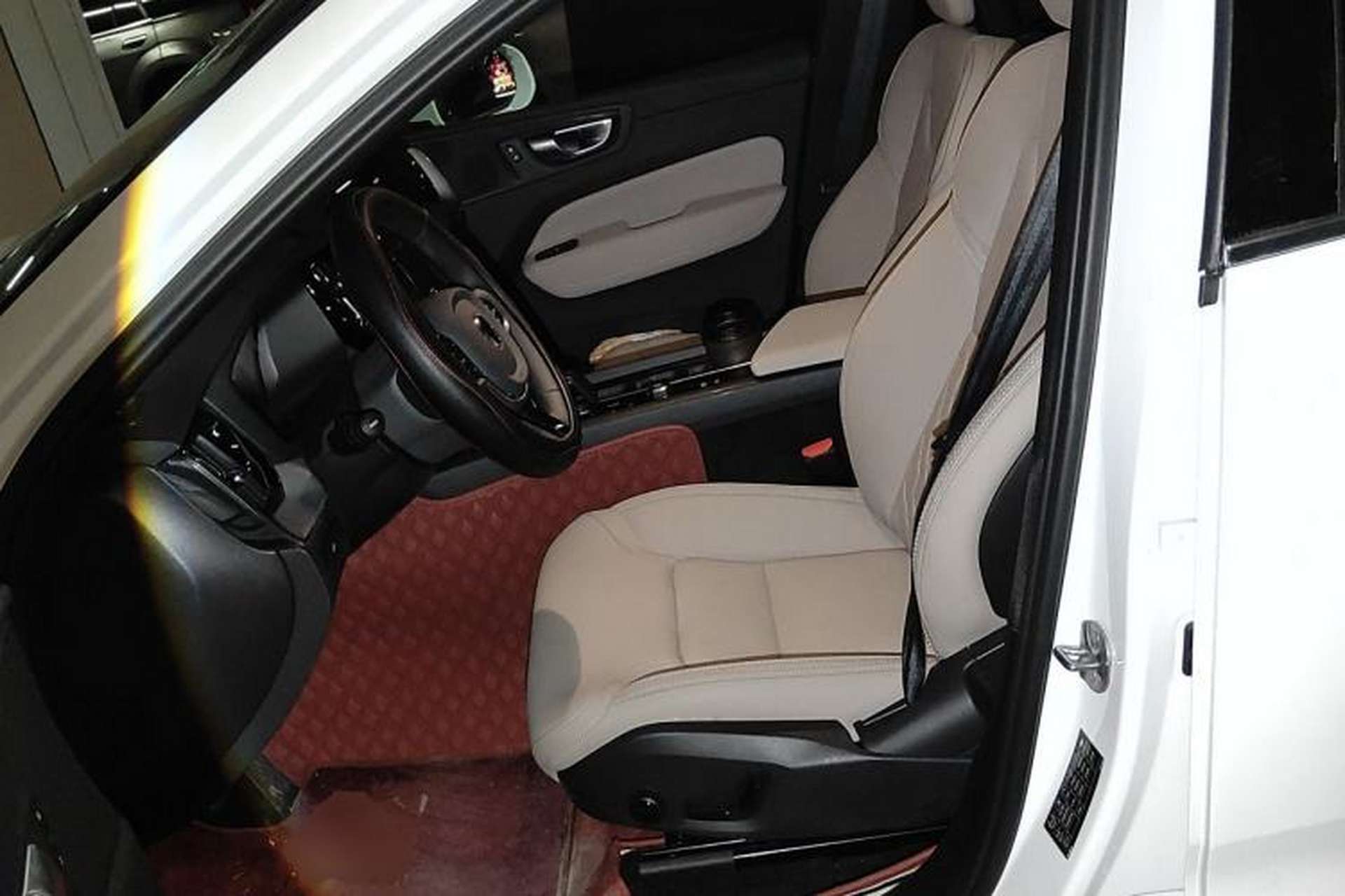 Used Volvo XC60 2026 B5 4x4 Smart Luxury Edition Left Front Seat