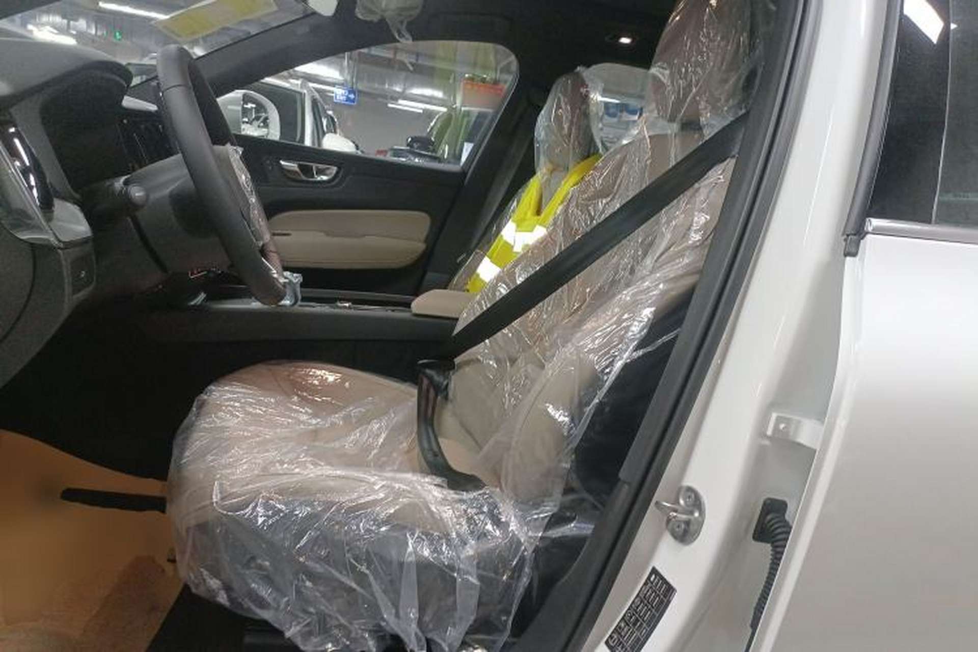 Used Volvo XC60 2026 B5 4x4 Smart Luxury Edition Left Front Seat