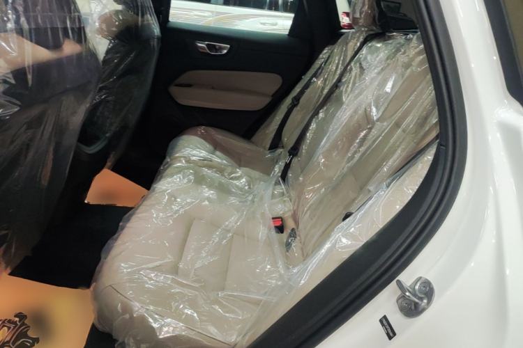 Used Volvo XC60 2026 B5 4x4 Smart Luxury Edition Left Rear Seat