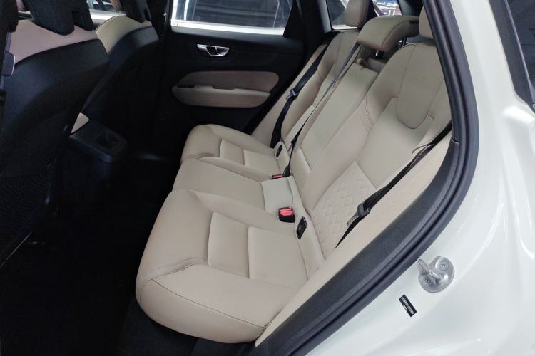 Used Volvo XC60 2026 B5 4x4 Smart Luxury Edition Left Rear Seat