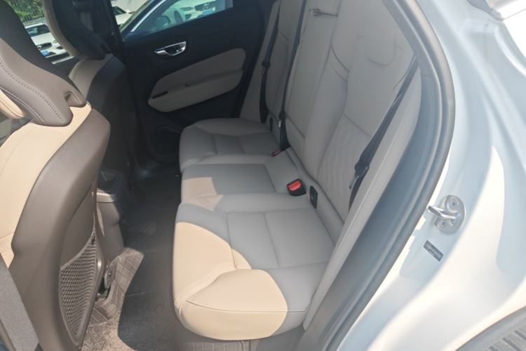 Used Volvo XC60 2026 B5 4x4 Smart Luxury Edition Left Rear Seat