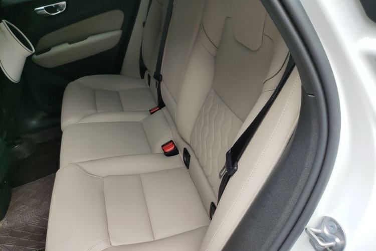 Used Volvo XC60 2026 B5 4x4 Smart Luxury Edition Left Rear Seat