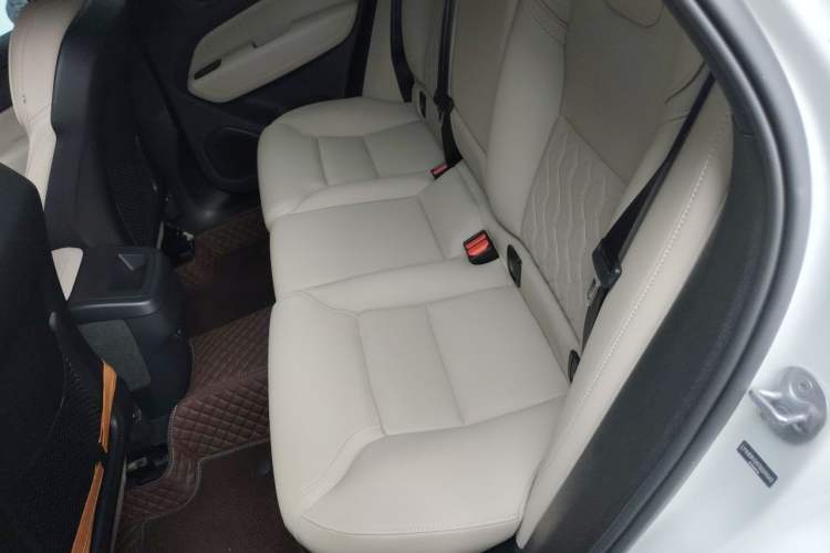 Used Volvo XC60 2026 B5 4x4 Smart Luxury Edition Left Rear Seat