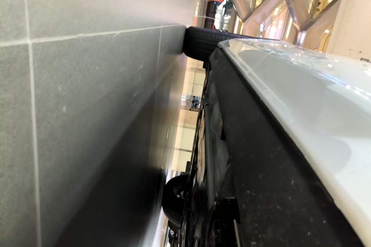 Used Volvo XC60 2026 B5 4x4 Smart Luxury Edition Left Side Sill