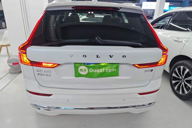 Used Volvo XC60 2026 B5 4x4 Smart Luxury Edition Rear