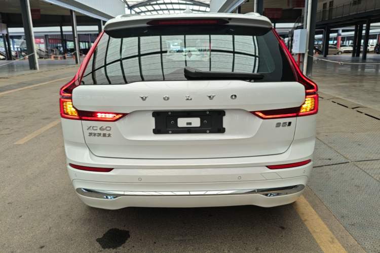 Used Volvo XC60 2026 B5 4x4 Smart Luxury Edition Rear