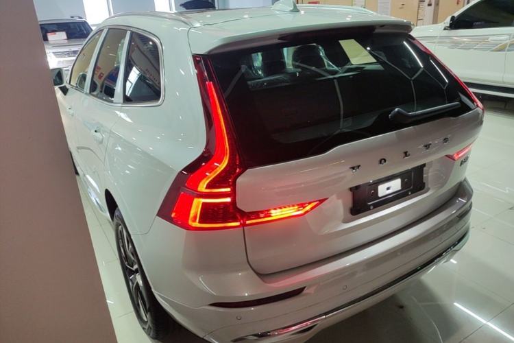 Used Volvo XC60 2026 B5 4x4 Smart Luxury Edition Rear Left 45 Deg