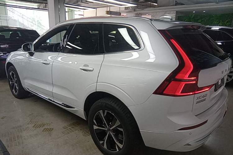 Used Volvo XC60 2026 B5 4x4 Smart Luxury Edition Rear Left 45 Deg