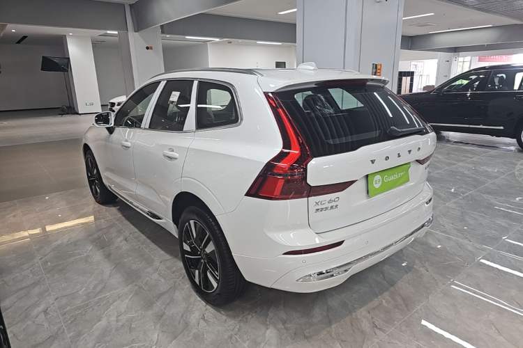 Used Volvo XC60 2026 B5 4x4 Smart Luxury Edition Rear Left 45 Deg