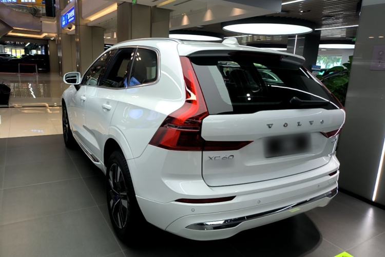 Used Volvo XC60 2026 B5 4x4 Smart Luxury Edition Rear Left 45 Deg
