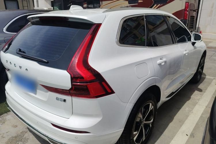 Used Volvo XC60 2026 B5 4x4 Smart Luxury Edition Rear Right 45 Deg