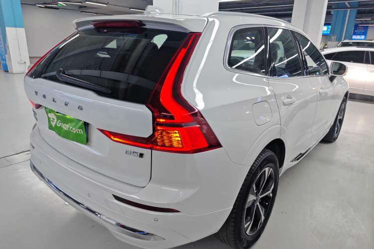 Used Volvo XC60 2026 B5 4x4 Smart Luxury Edition Rear Right 45 Deg